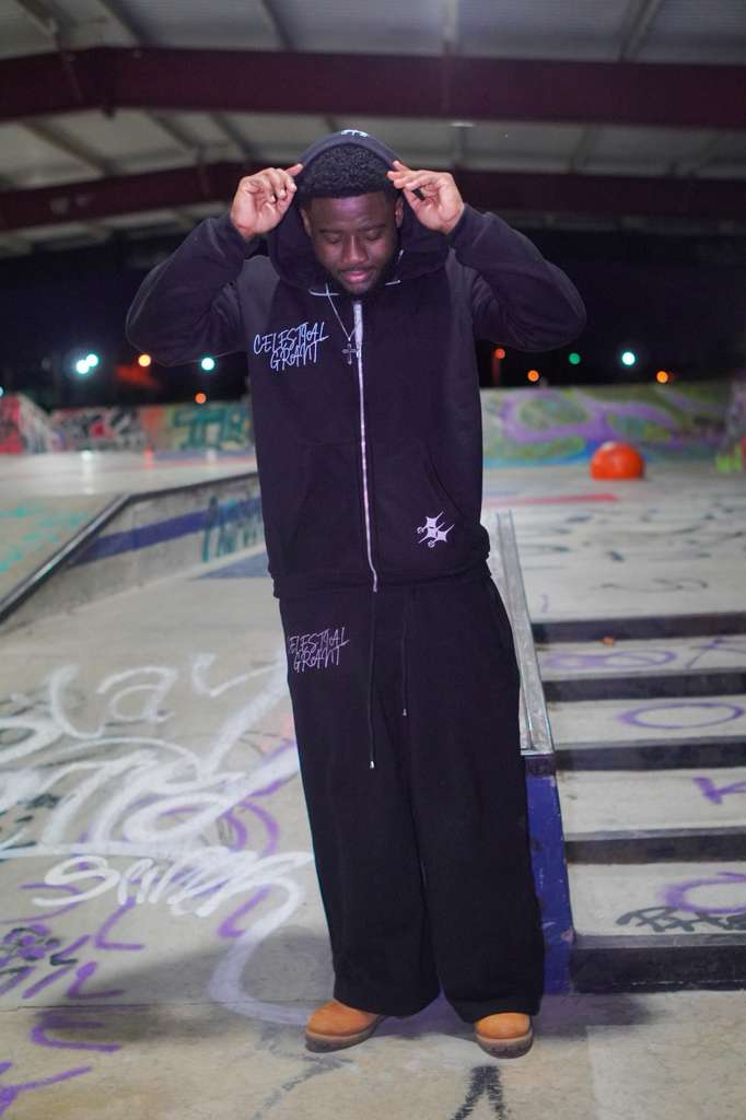 THE BREAKTHROUGH SET